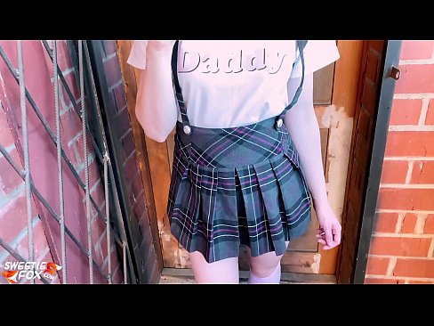 ❤️ 女學生深深地吸吮她的雞巴並亂搞而不是上課。 ❤️❌ 美麗的色情 在我們 ❌